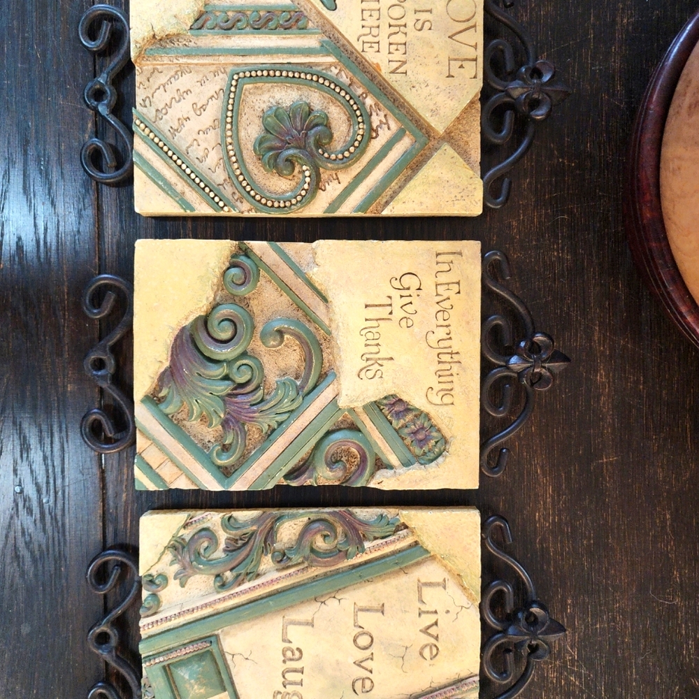 Set of 3 wall plagues